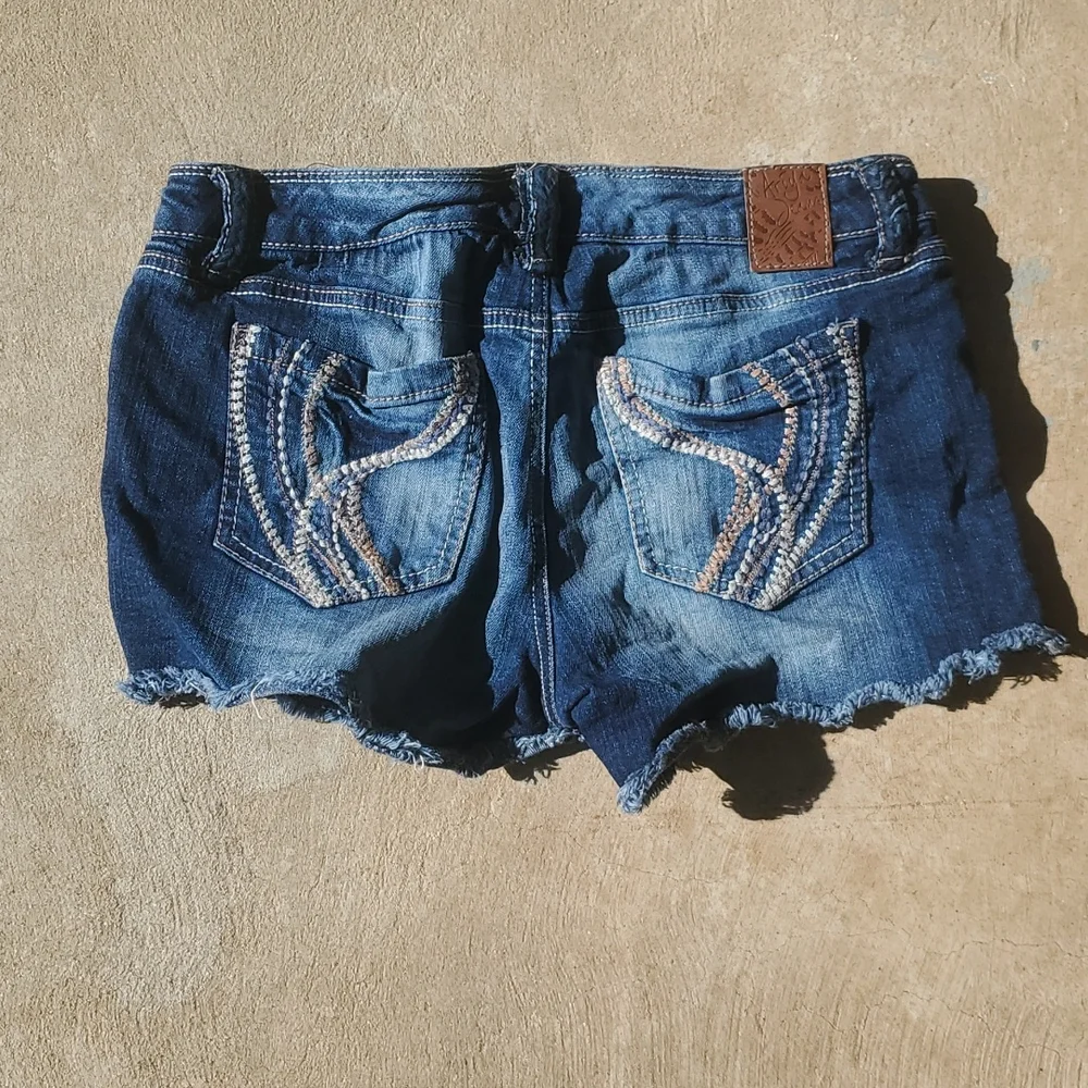 Ariya Jeans Womens Low Rise Jean Cut Off Shorts - Picture 2 of 5